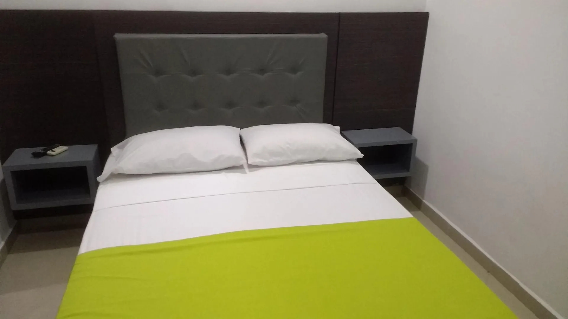Torre Coral By Colclick Aparthotel Medellín 3*,